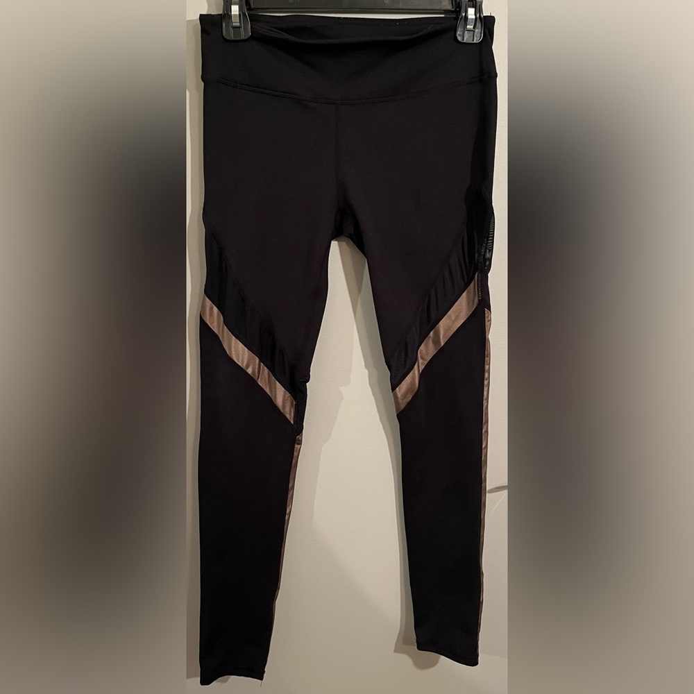 Fabletics Matching Metallic Athletic Set- Bra and… - image 9